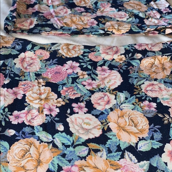 Floral two piece set - Picture 7 of 7